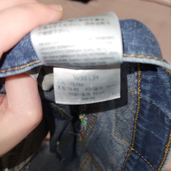 Womens Levis Cutt Off Shorts w/ DIY Rainbow Trim & Embroidery 30" Waist - Picture 5 of 5